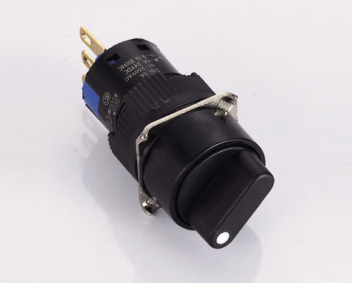 K16-4122 Ø16MM 0-1 KALICI MANDAL SEÇİCİ BUTON 2NO+2NC BUTTO